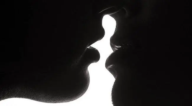 ¿Cuáles son los músculos que se utilizan al besar?