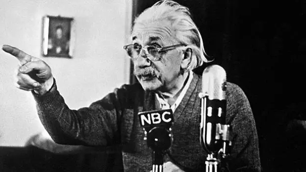 Hallan un manuscrito de Albert Einstein, alternativa al Big