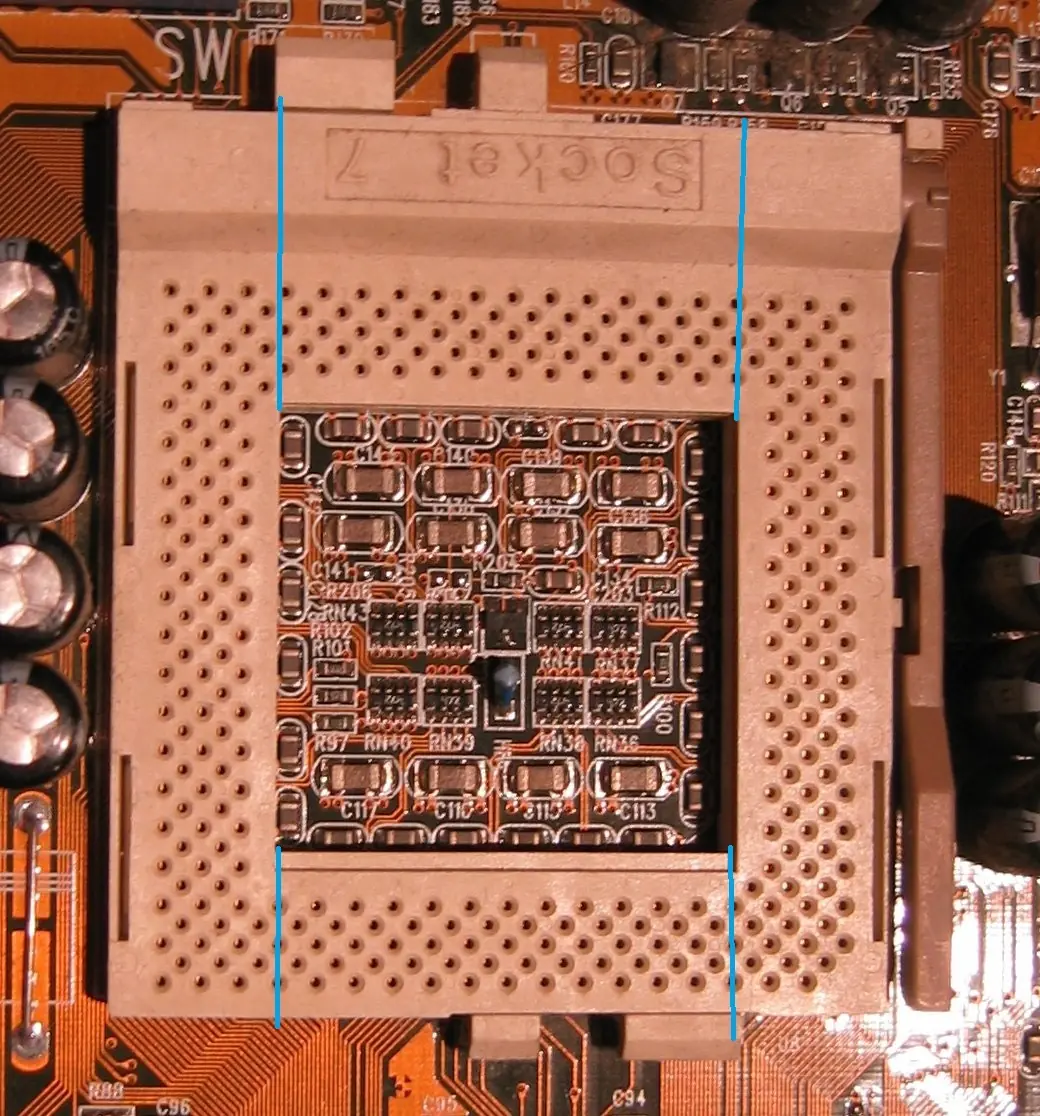 Zocalo ZIF casero con Socket 7 de PC vieja.