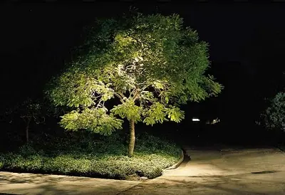 iluminación de jardines y exteriores