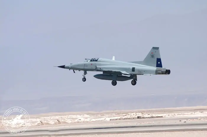 Te gustan los aviones pues entra ya (Fach)