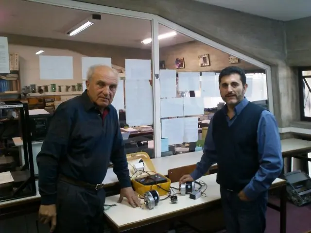 Crean un robot que riega solo