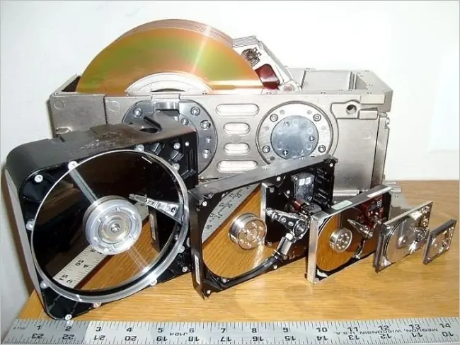 Comparativa de discos duros antes y ahora: 1979 y 2011