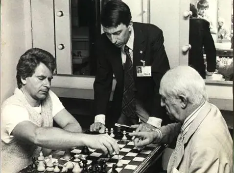 Najdorf y pensar en Ajedrez