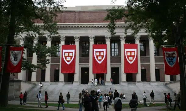 Denuncian violación sexual en Harvard