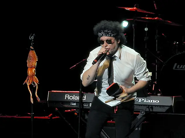 Andres Calamaro Cuenta como mata a un Joven por Twitter