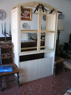 Cómo hacer un mueble vitrina de madera