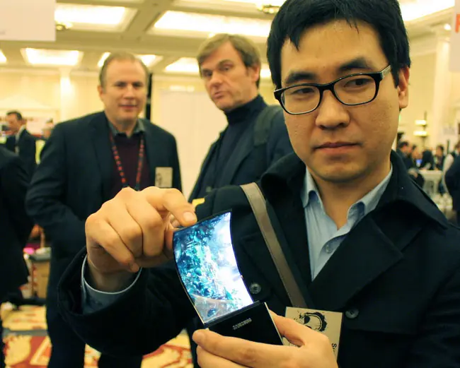 Samsung y su pantalla flexible AMOLED