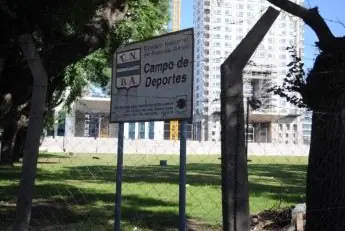 Pelea millonaria por el último terreno