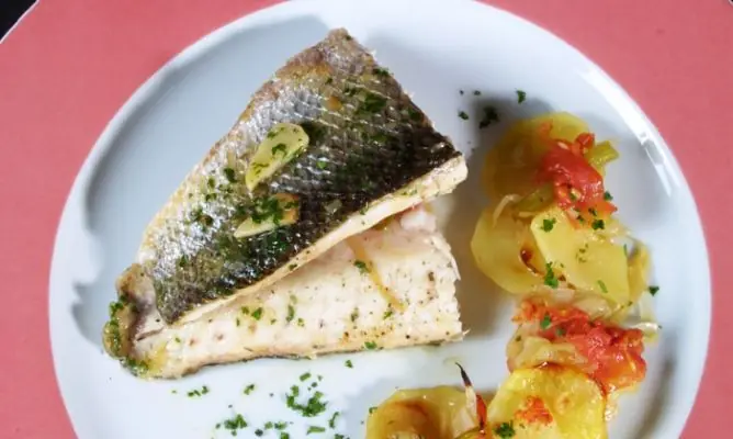 Lubina al horno con patatas