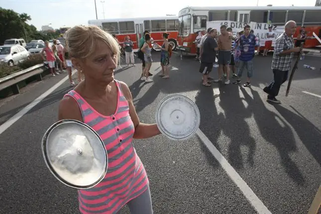 sin luz, no hay sombra, sin sombra no hay viernes de silueta