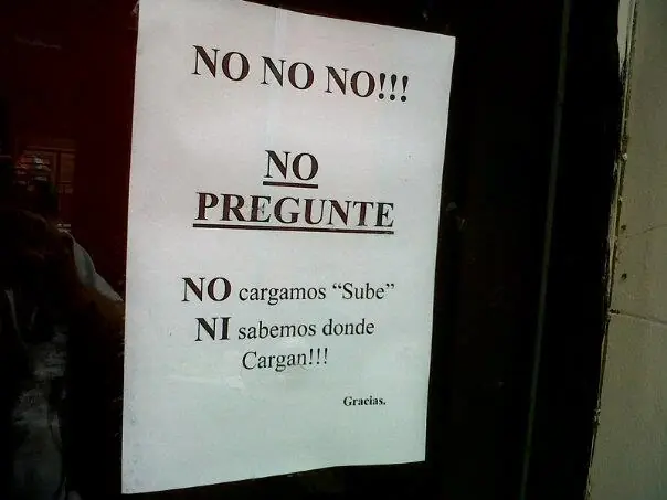 si te reiste comenta!! carteles graciosos