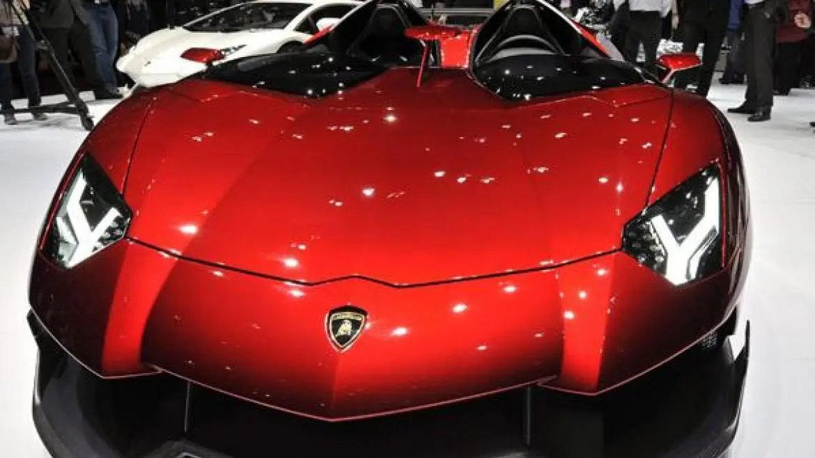 Lamborghini lanzó al mercado el bólido más radical de su