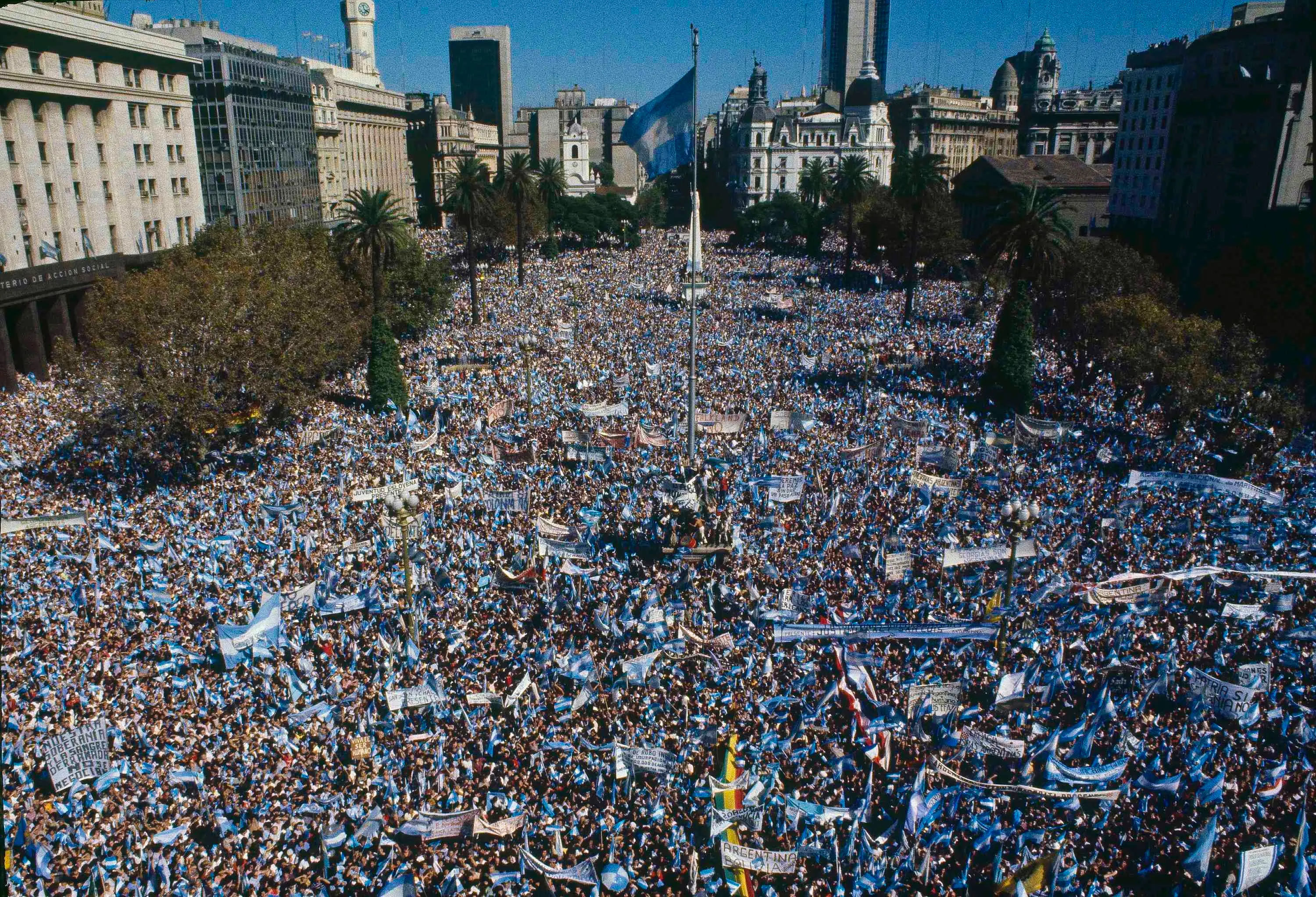 Se conmemoran 30 años de la guerra por las Islas Malvinas.