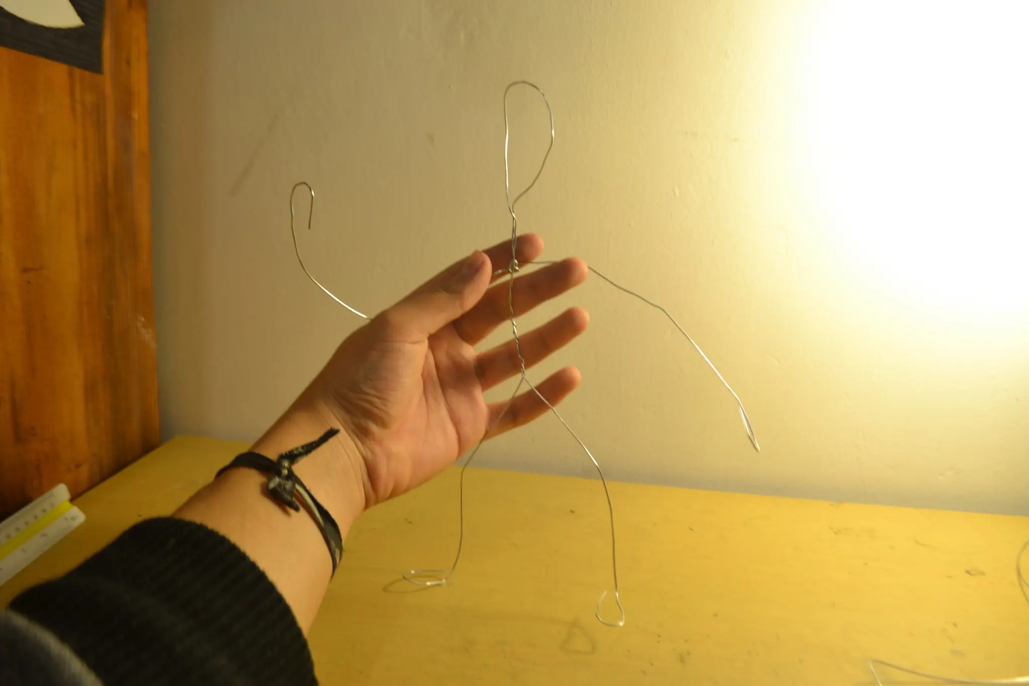 Haciendo un alebrije.