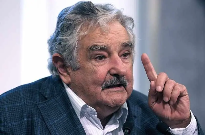 Mujica quiere que las ff.aa. participen del Acto del Perdón