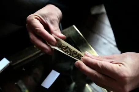“Zazz” la primera máquina expendedora de mariHuana en C