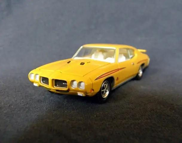 autos en miniatura