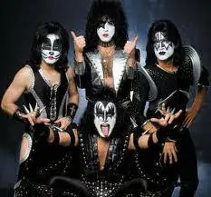 Historia + discografia de Kiss