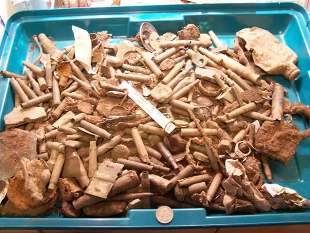 Excavaciones En Campo De Batalla