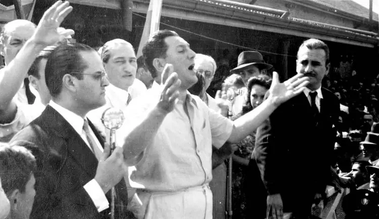 El papel ambiguo del revisionismo histórico