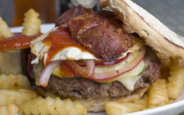 Descubre qué alimentos pueden 'robarte' inteligencia