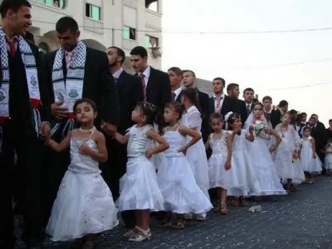 Una niña yemení de 8 años muere en su noche de bodas