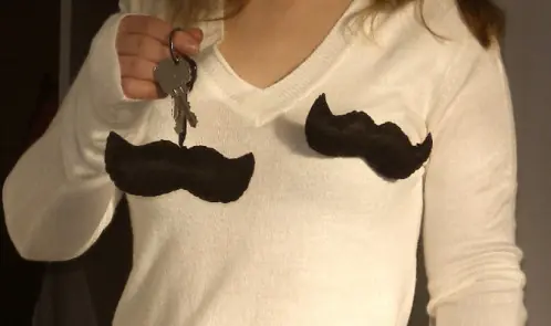Único juego de bigotes