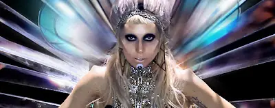 Lady Gaga soldado iluminaty para leer