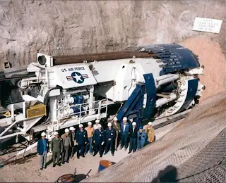 Base "Dulce": Complejo Subterraneo