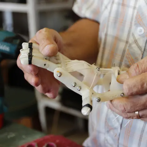 La Protesis de mano, impresa