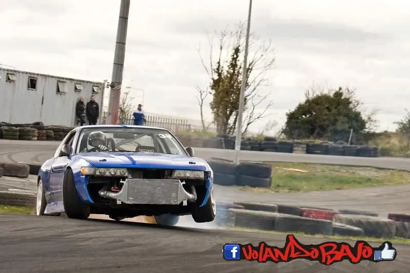 volando bajo,autos al piso
