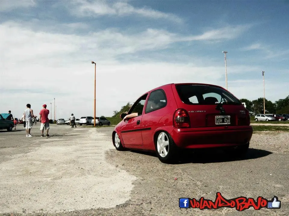 volando bajo,autos al piso