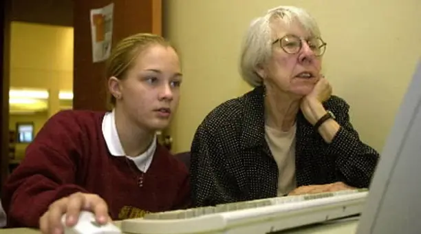 ¿Para qué usan las madres sus computadoras personales?