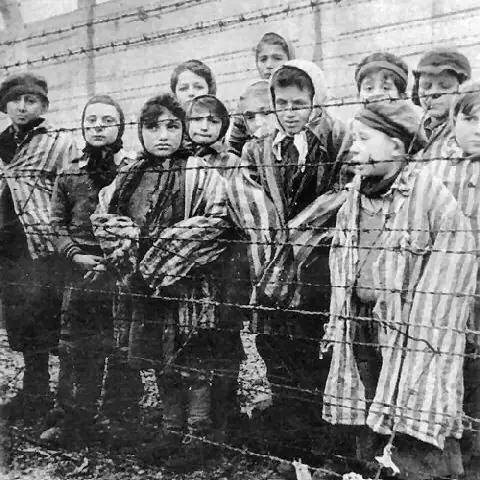 Pequeño poema mio sobre el holocausto:lee y reflexiona.