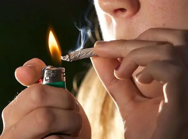 Segun médicos daños e la marihuana en el cerebro