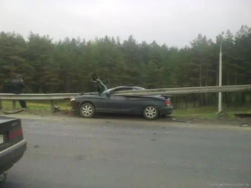 Accidente contra la valla de protección