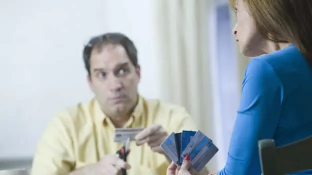 Infidelidad financiera: ¿Ocultar gastos es traicionar?