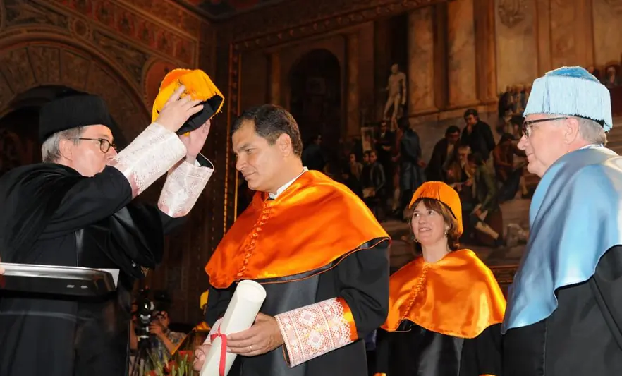 Rafael Correa recibe doctorado honoris causa