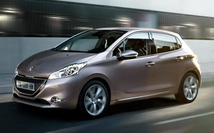 Test Peugeot 208 - Auto al Día.