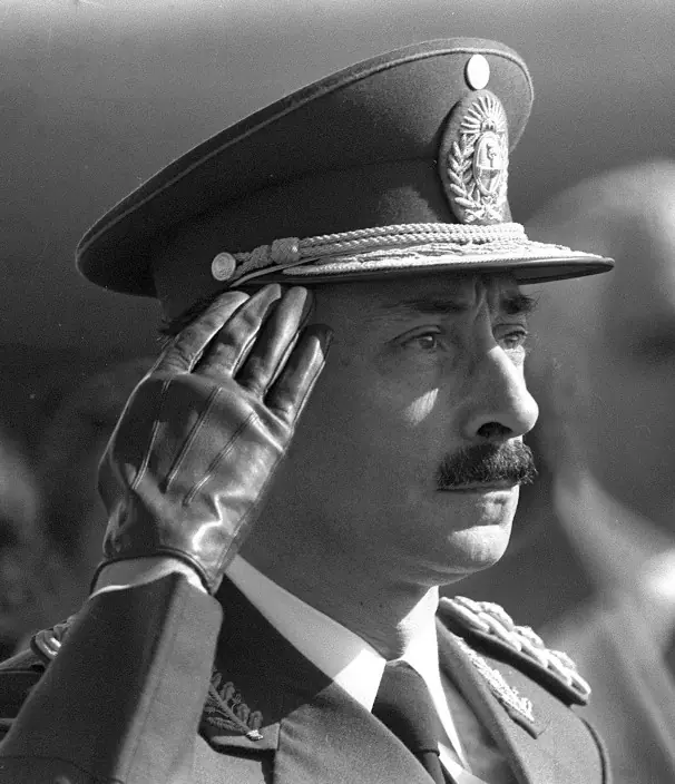 La vuelta a los cuarteles