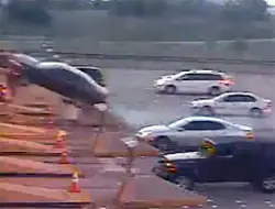 Auto voló en aeropuerto de Dallas