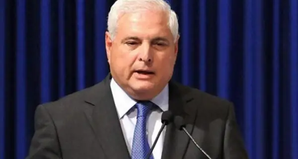 Presidente de Panama acusa a Nicolas Maduro de LADRÓN