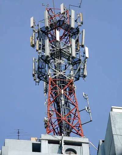 La Contaminacion Electromagnetica en Antenas de Celular