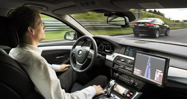 BMW presenta su sistema de conducción semi-automática