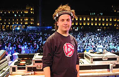 ¿Cuanto gana al año el mejor dj?