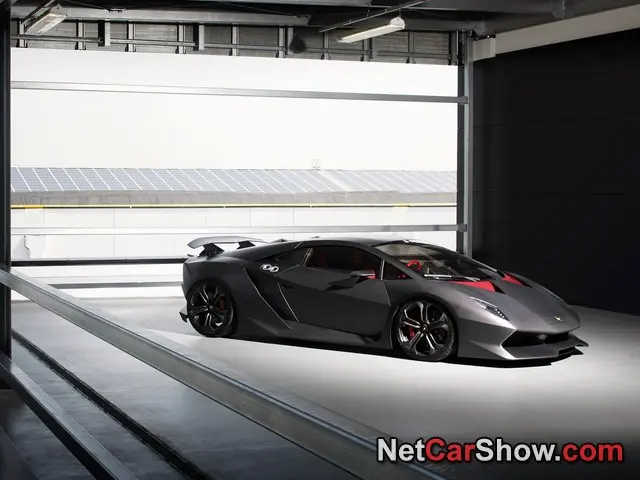 Lamborghini Sesto Elemento Concept