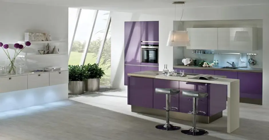 Cocinas Modernas: Cristal pulido y acacia gris