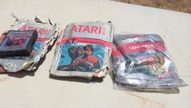 hallan miles de juegos de E.T enterrados 30 años