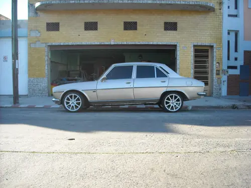 Pugeot 504, derrocha FACHA